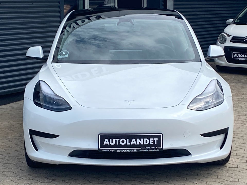 Tesla Model 3 Long Range AWD 4d