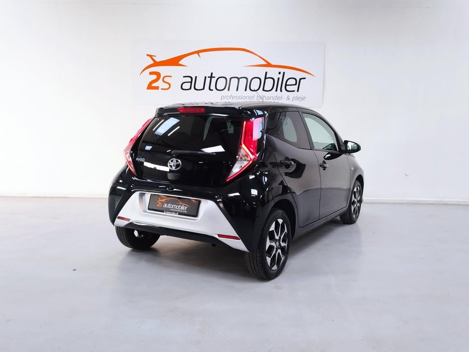 Toyota Aygo 1,0 VVT-i x-press x-shift 5d