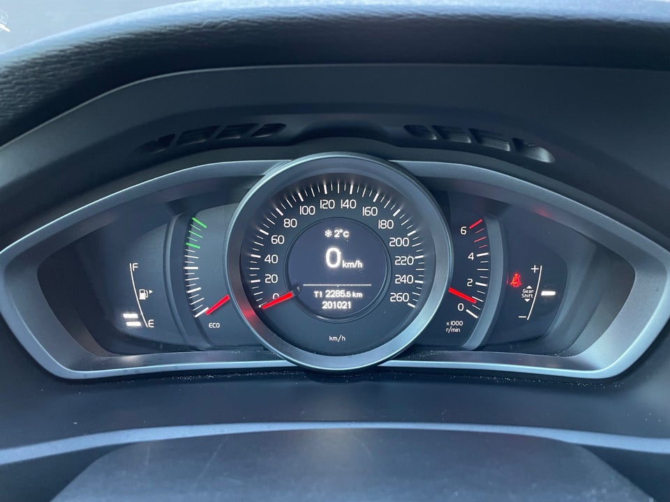 Volvo V40 CC 2,0 D3 150 Kinetic 5d