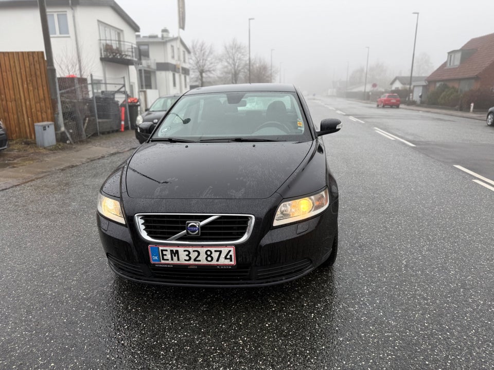 Volvo S40 1,8 Momentum 4d