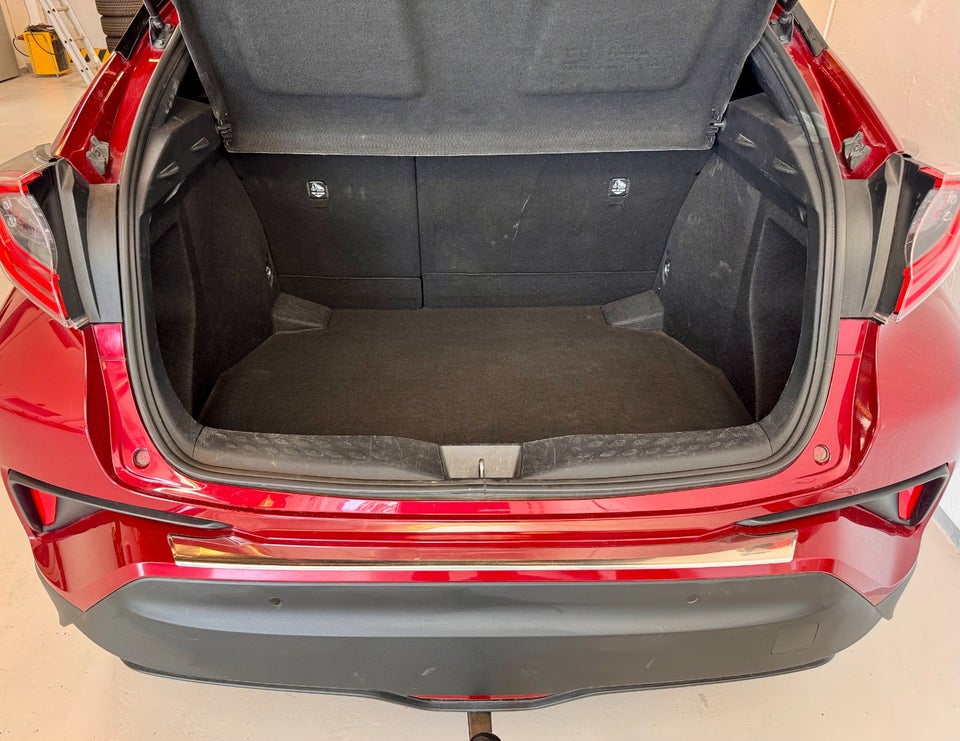 Toyota C-HR 1,8 Hybrid C-LUB Premium Selected CVT 5d