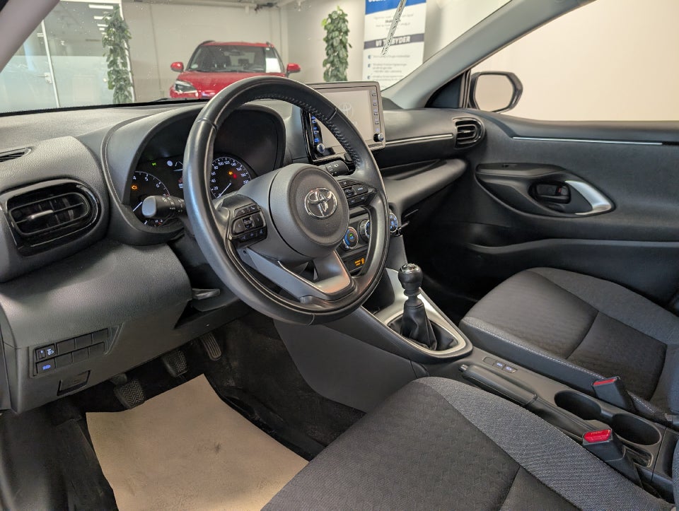 Toyota Yaris 1,5 Active 5d