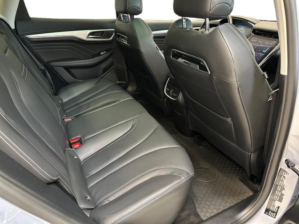 MG Marvel R Luxury 5d