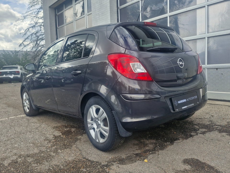 Opel Corsa 1,2 16V Cosmo aut. 5d