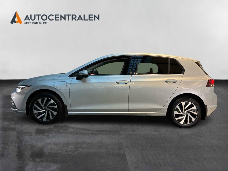 VW Golf VIII 1,4 eHybrid DSG 5d
