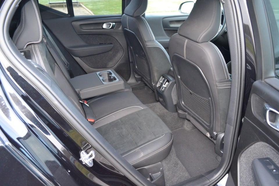 Volvo XC40 ReCharge Extended Range Plus 5d