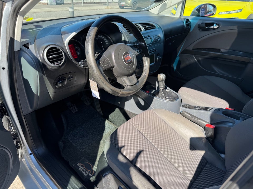 Seat Leon 1,8 TSi Stylance 5d