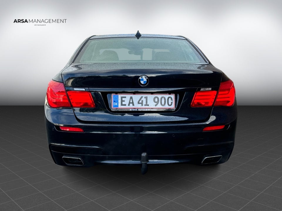 BMW 750i 4,4 M-Sport aut. 4d