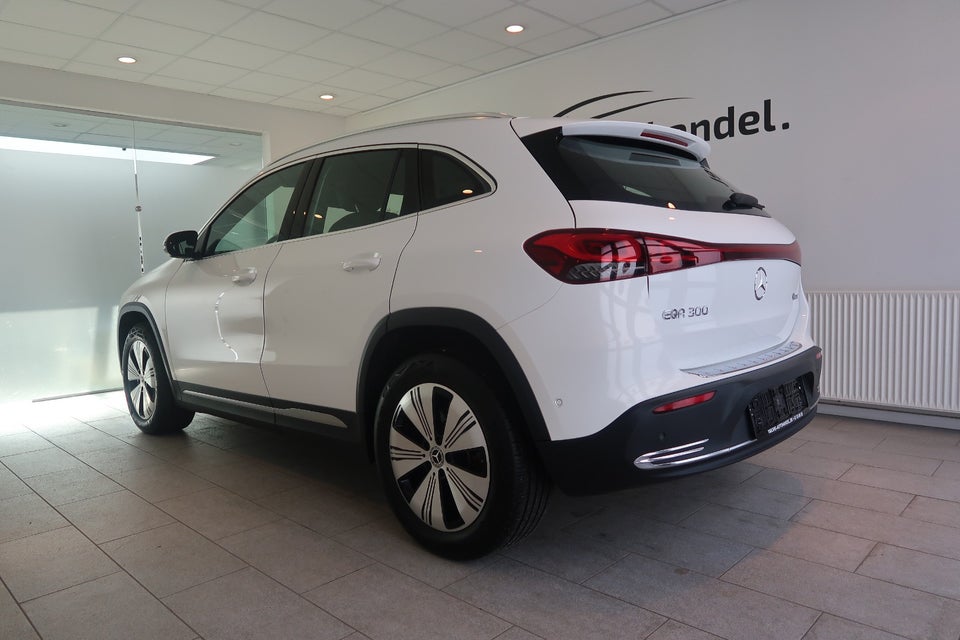 Mercedes EQA300 Progressive 4Matic 5d