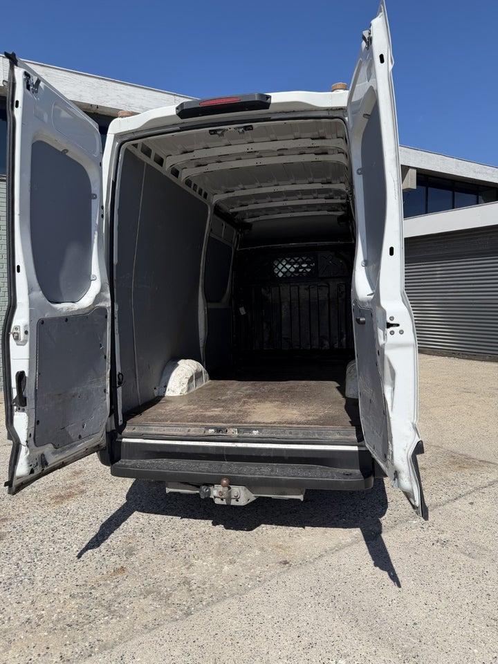 Iveco Daily 3,0 35S18 13,4m³ Van AG8