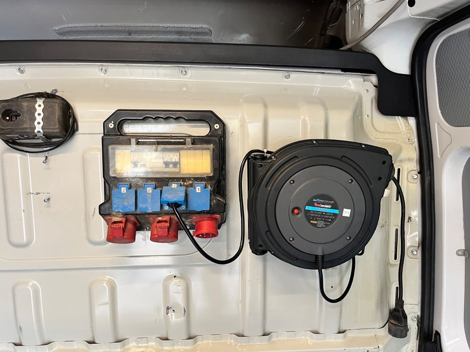 Peugeot Boxer 435 2,2 BlueHDi 165 L2H2 Ultimate