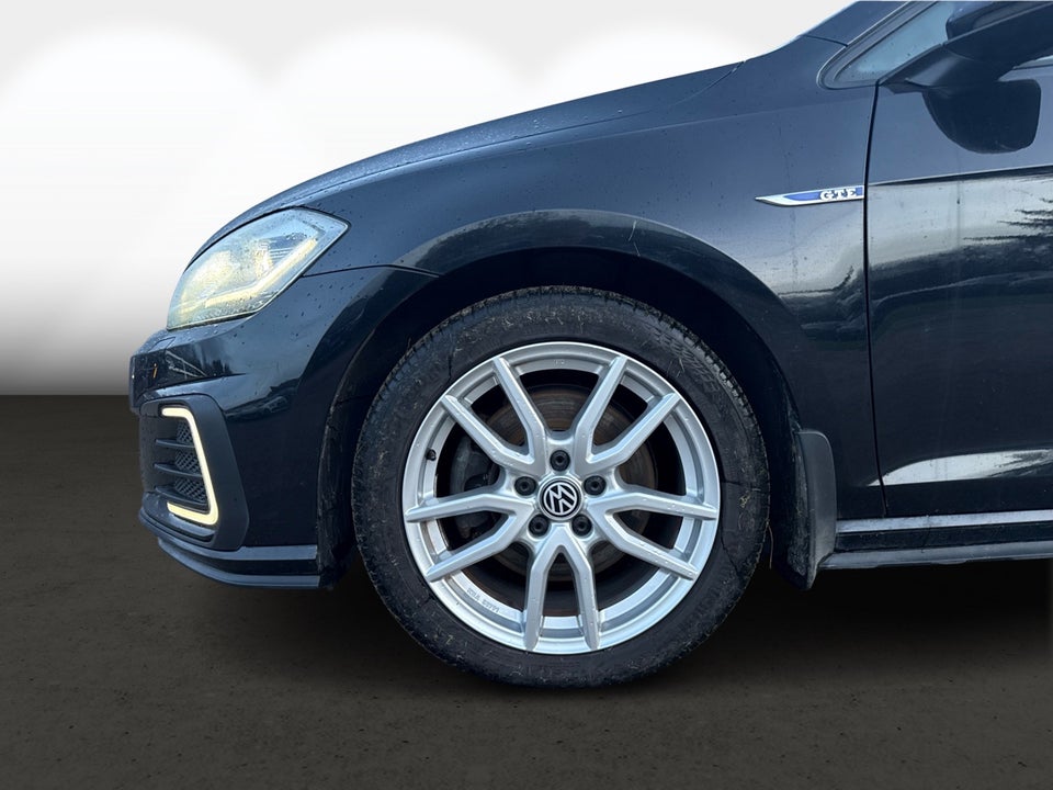 VW Golf VII 1,4 GTE DSG 5d