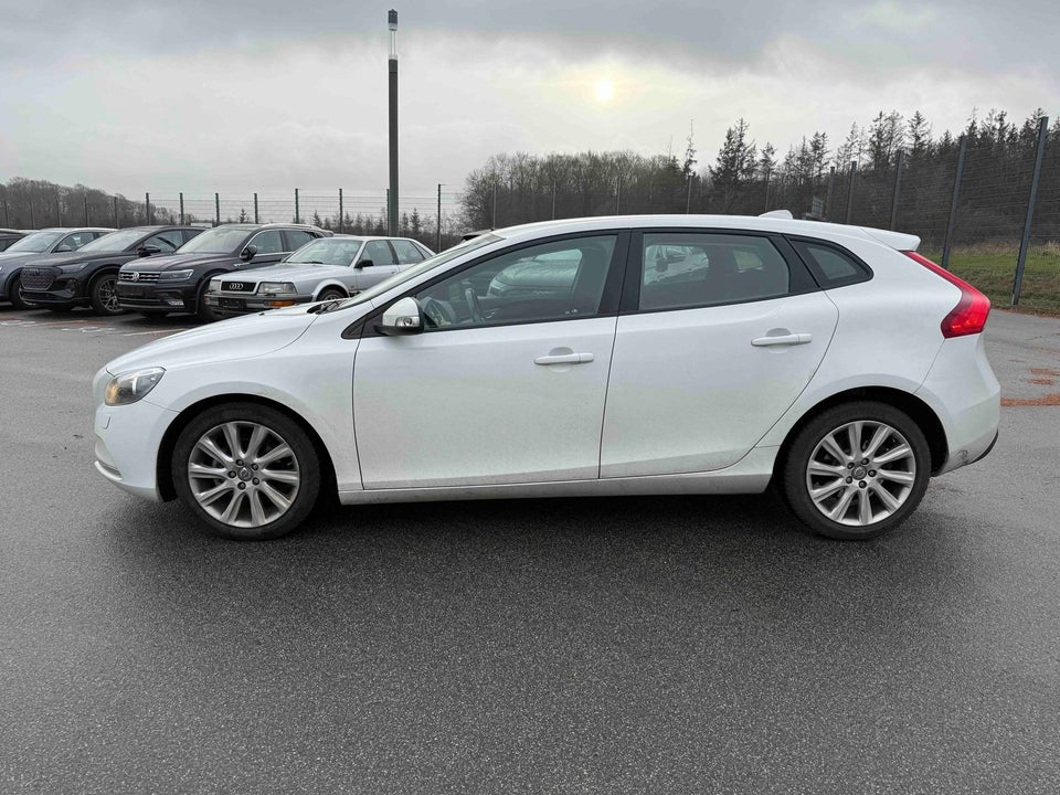 Volvo V40 1,6 D2 115 Drive-E 5d
