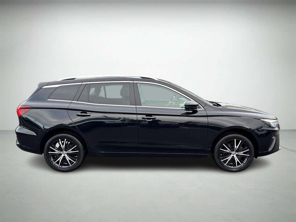MG MG5 61 Luxury 5d