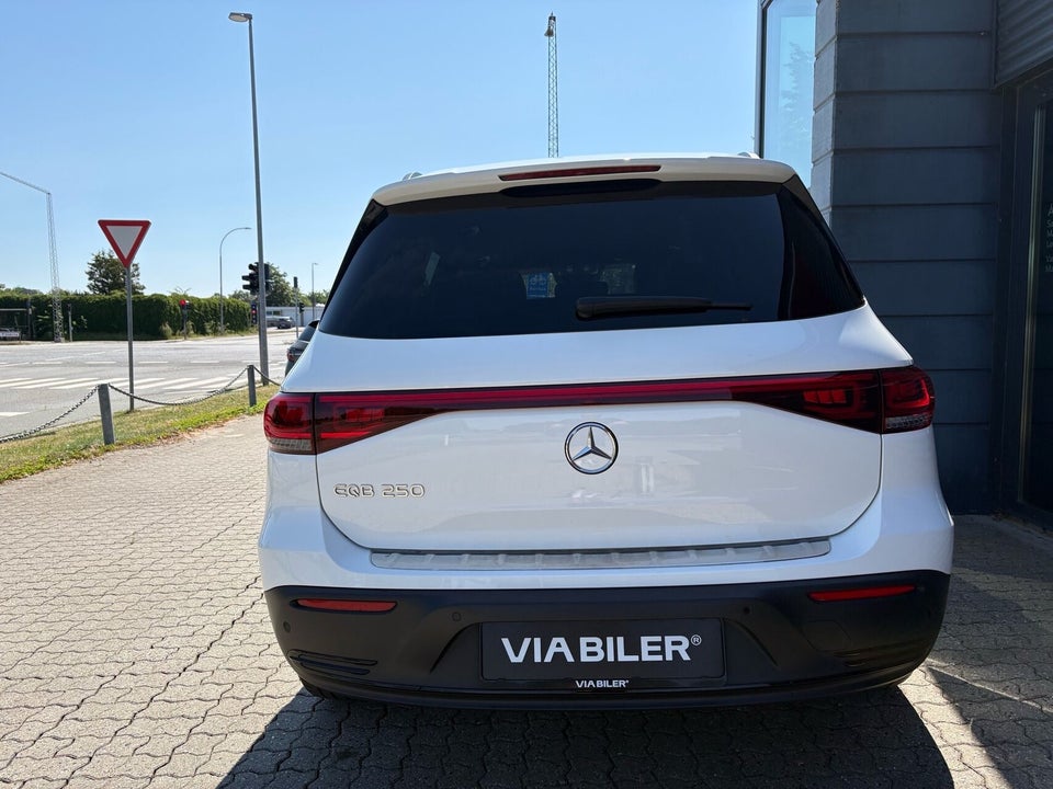 Mercedes EQB250 Electric Art 5d