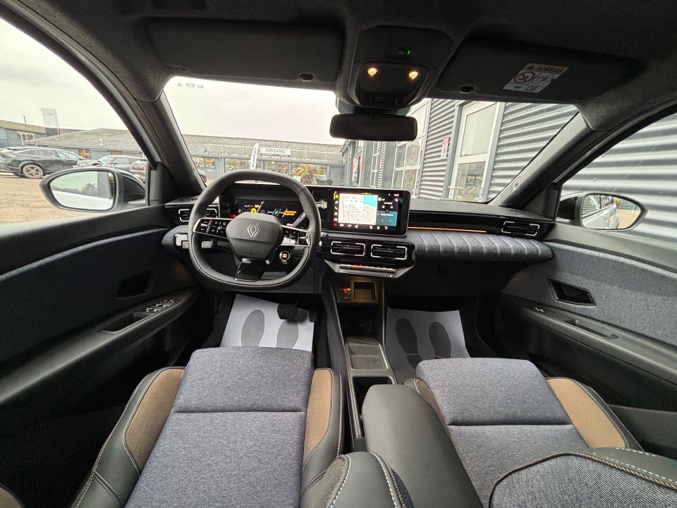 Renault 5 E-Tech 52 Techno 5d