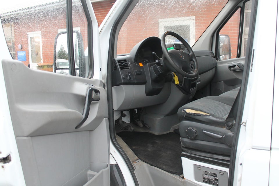 Mercedes Sprinter 216 2,2 CDi R2 Kassevogn 5d