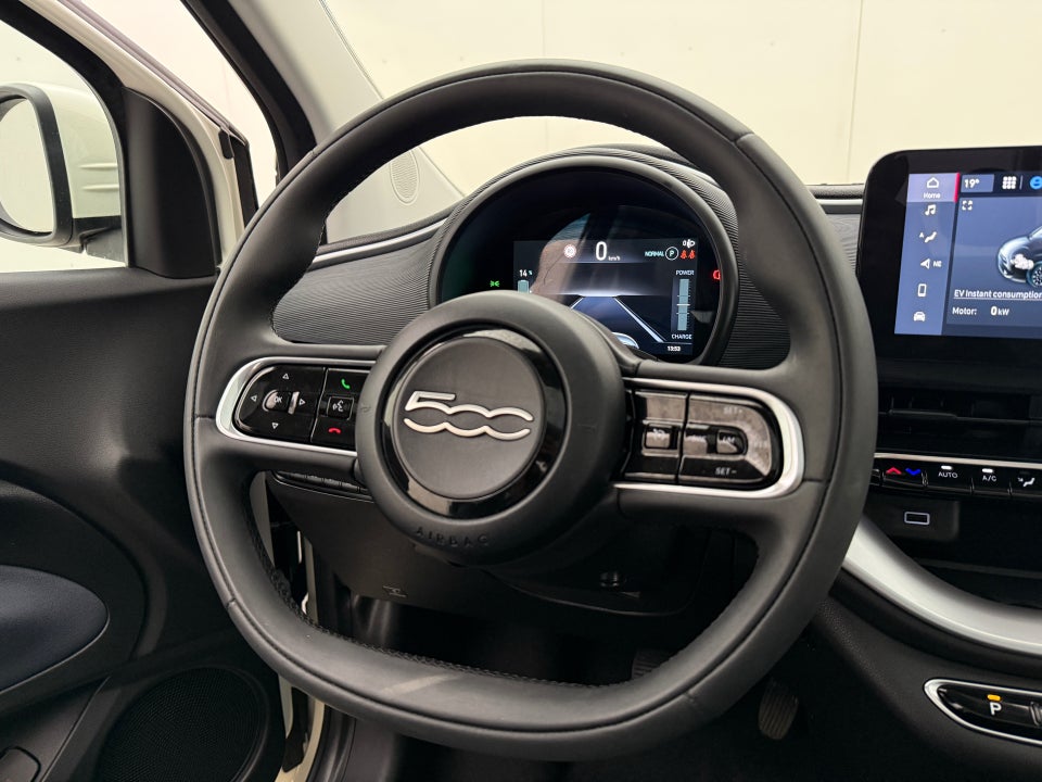 Fiat 500e 42 Icon 3d