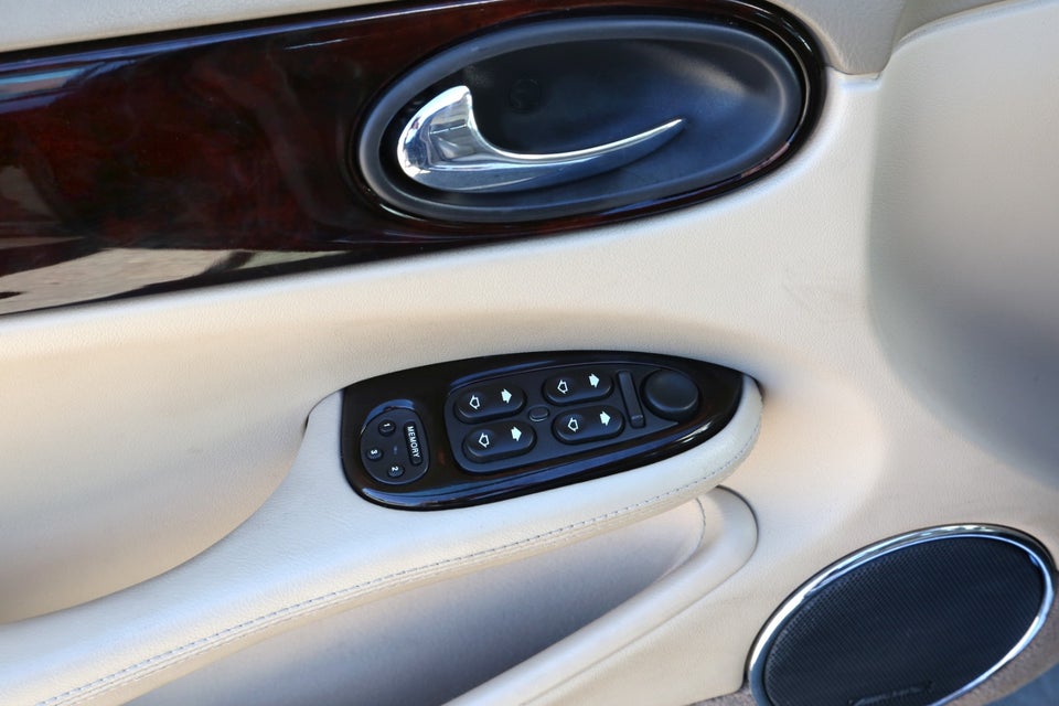 Jaguar XJR 4,0 S/C 4d