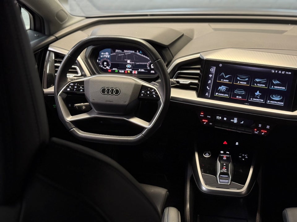 Audi Q4 e-tron 45 S-line quattro 5d