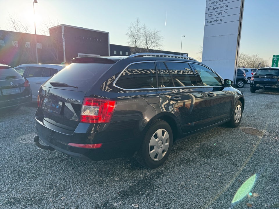 Skoda Octavia 1,6 TDi 110 Style Combi DSG 5d