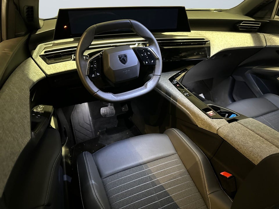 Peugeot e-3008 77 Allure 5d