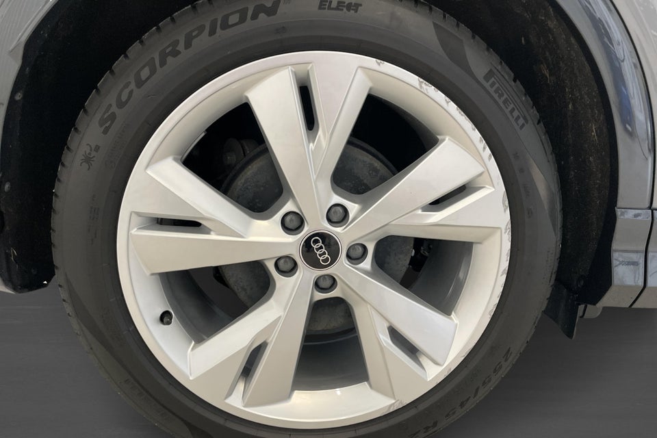 Audi Q4 e-tron 45 Progress 5d