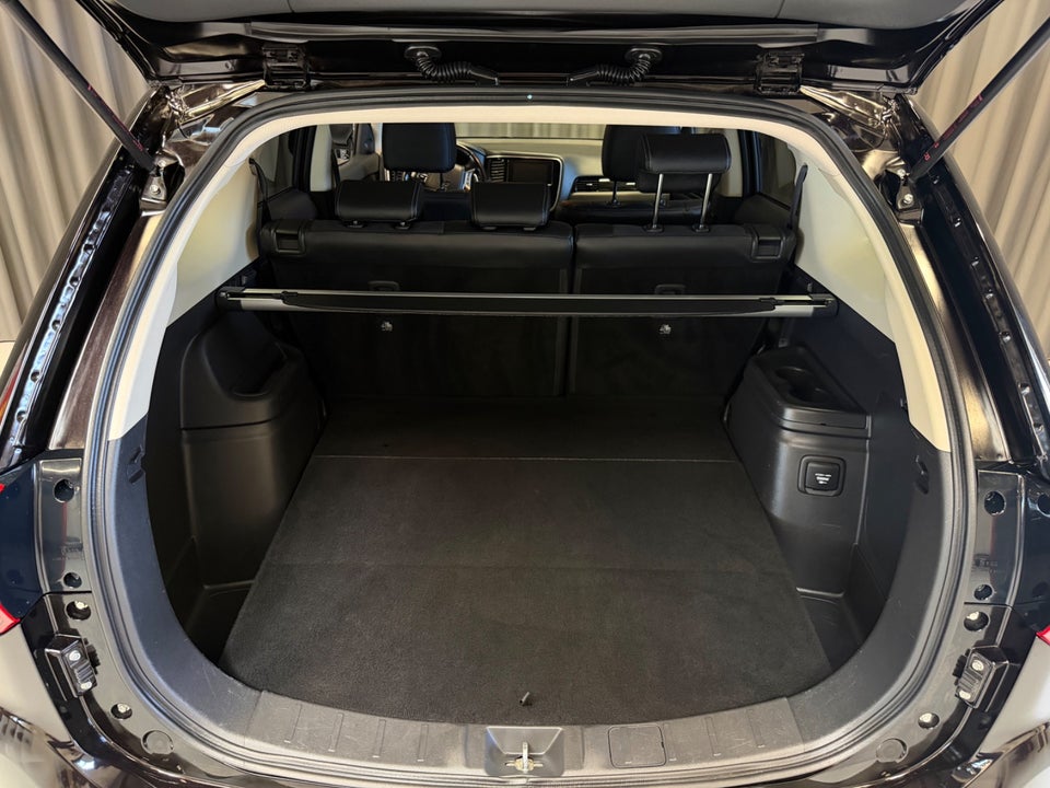 Mitsubishi Outlander 2,0 PHEV Instyle CVT 4WD 5d