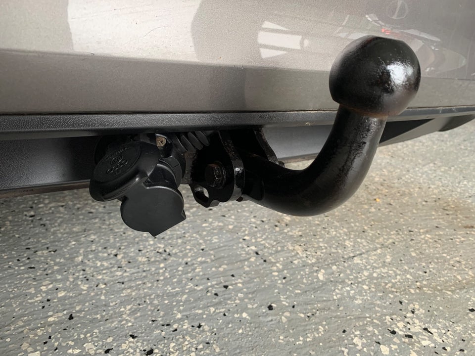 VW Golf VII 1,4 TSi 122 Comfortline Variant BMT 5d