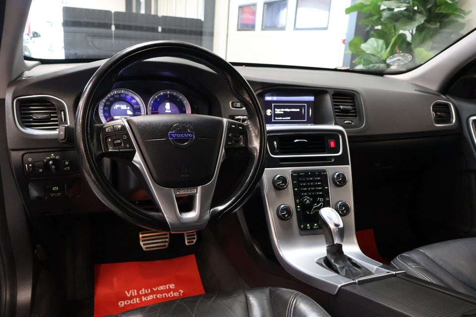 Volvo S60 2,4 D5 215 R-Design aut. 4d