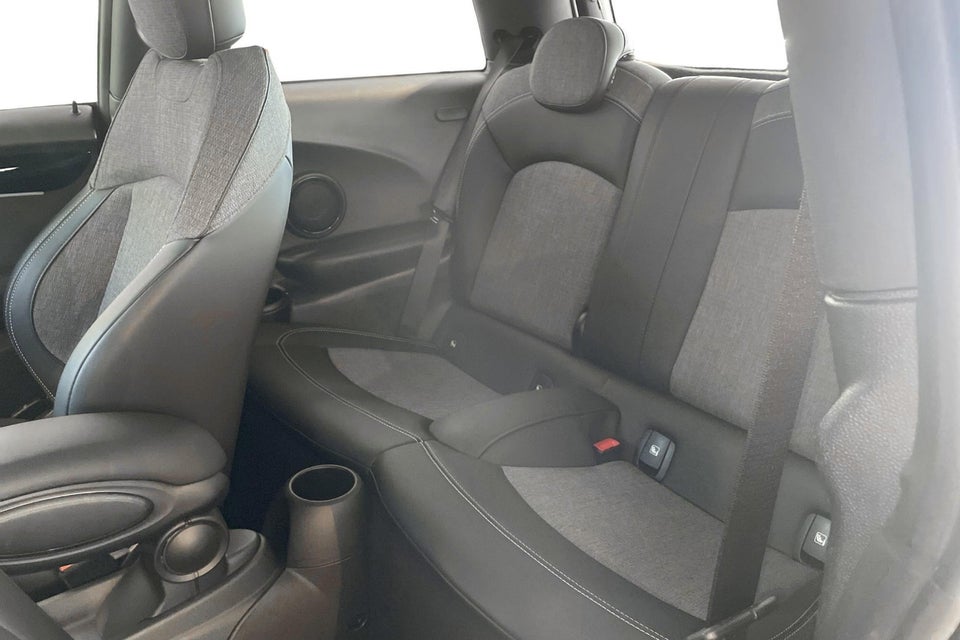 MINI Cooper SE Classic Trim 3d