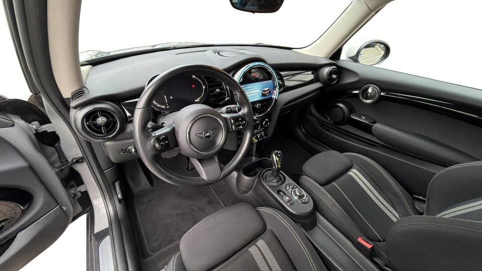 MINI Cooper SE Essential 3d