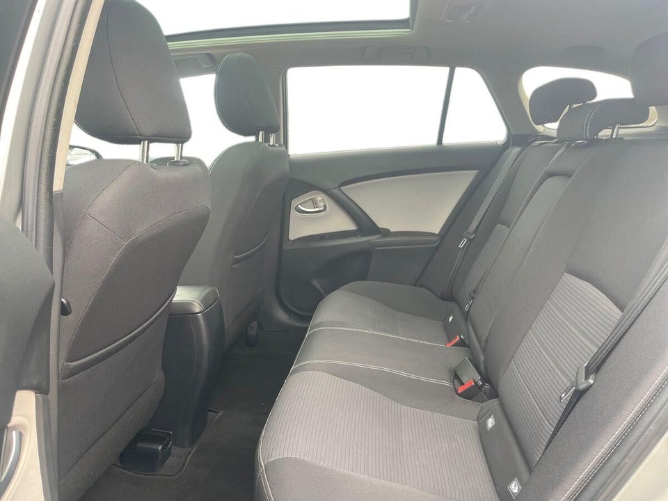 Toyota Avensis 1,8 VVT-i T2 Premium Touring Sports MDS 5d