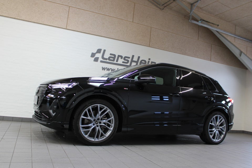 Audi Q4 e-tron 45 S-line 5d