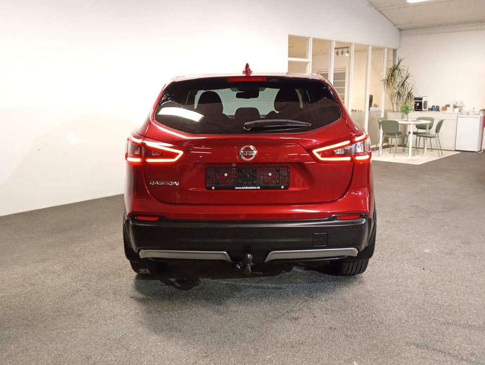 Nissan Qashqai 1,3 Dig-T 140 N-Connecta 5d