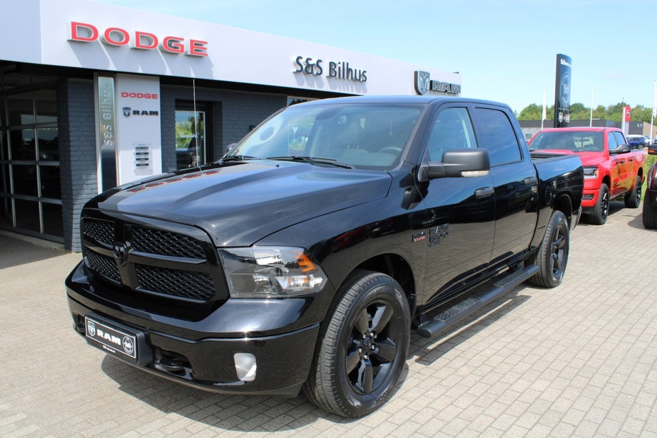 Dodge RAM 1500 5,7 V8 Hemi SLT Classic Black aut. 4d