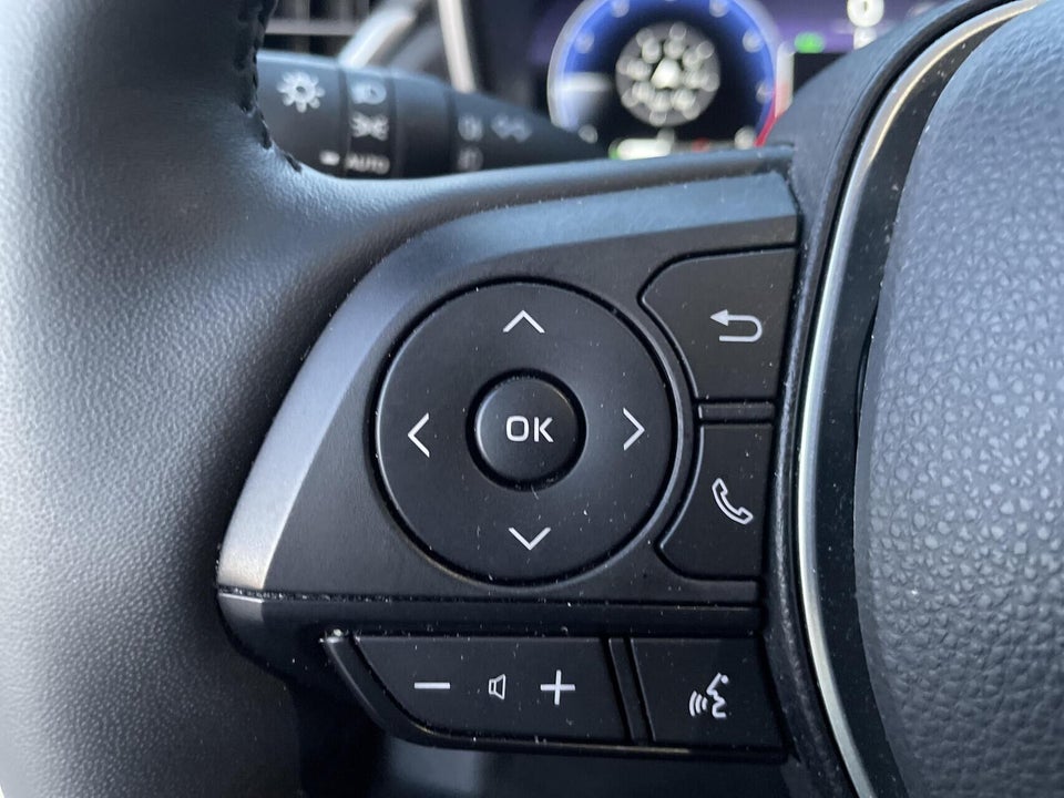 Toyota Corolla Cross 2,0 Hybrid Active CVT 5d