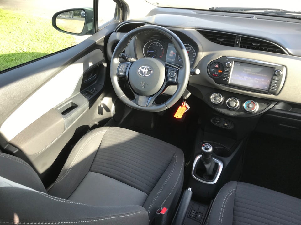 Toyota Yaris 1,0 VVT-i T2 5d