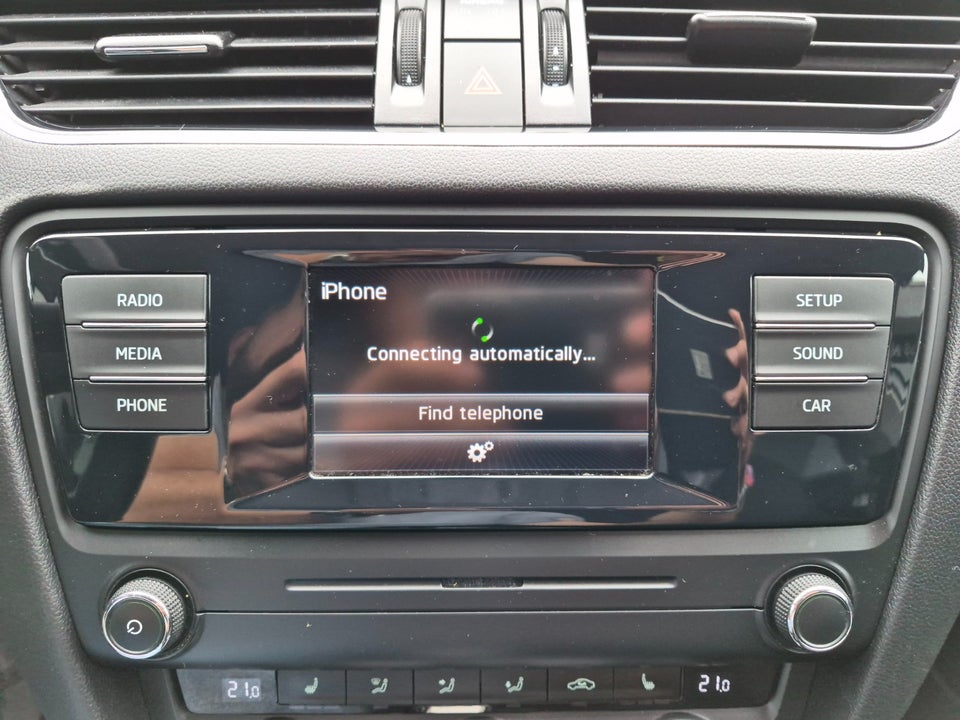 Skoda Octavia 1,6 TDi 105 Elegance Combi DSG 5d