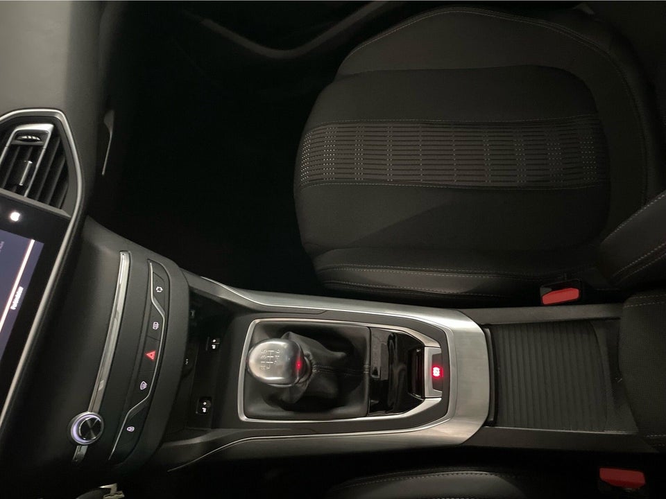 Peugeot 308 1,5 BlueHDi 130 Infinity SW 5d