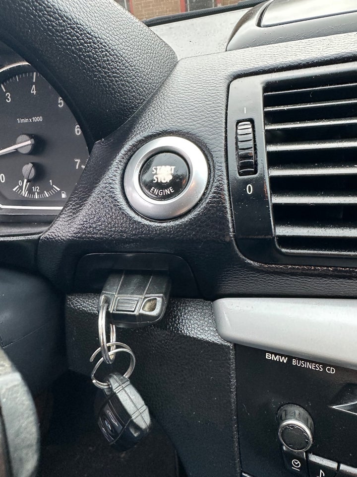 BMW 120i 2,0 Advantage 5d