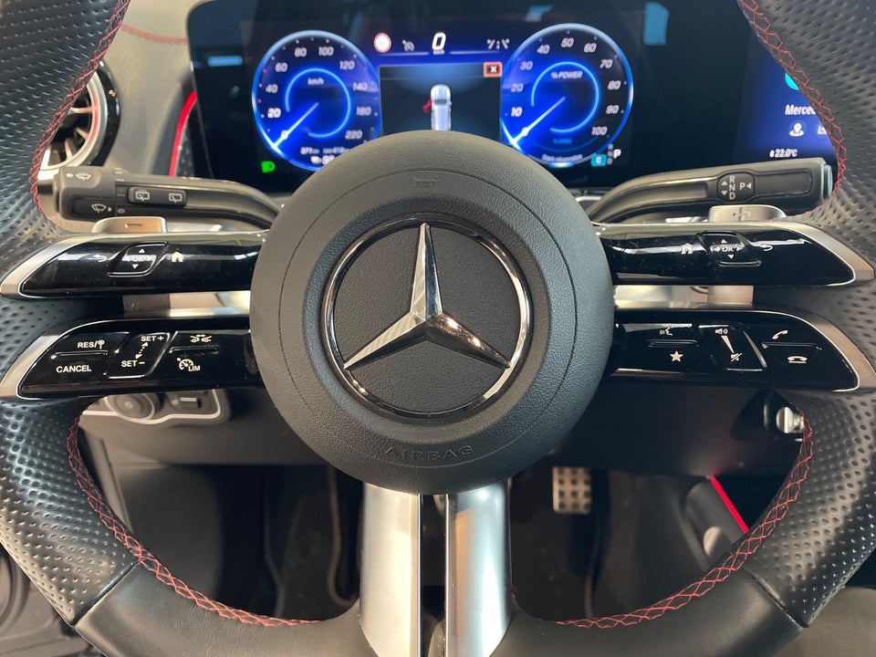 Mercedes EQB300 AMG Line 4Matic 5d