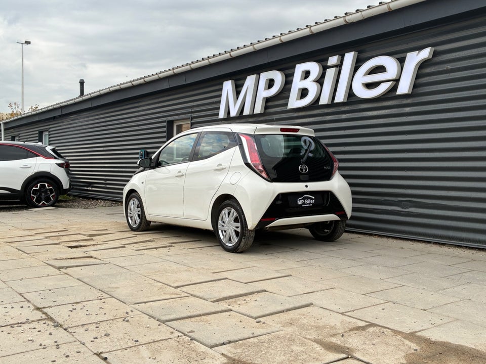 Toyota Aygo 1,0 VVT-i x-play x-touch 5d