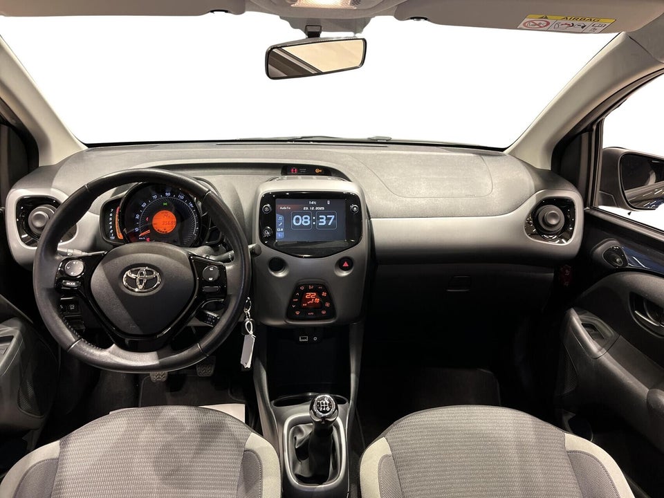 Toyota Aygo 1,0 VVT-i x-press 5d