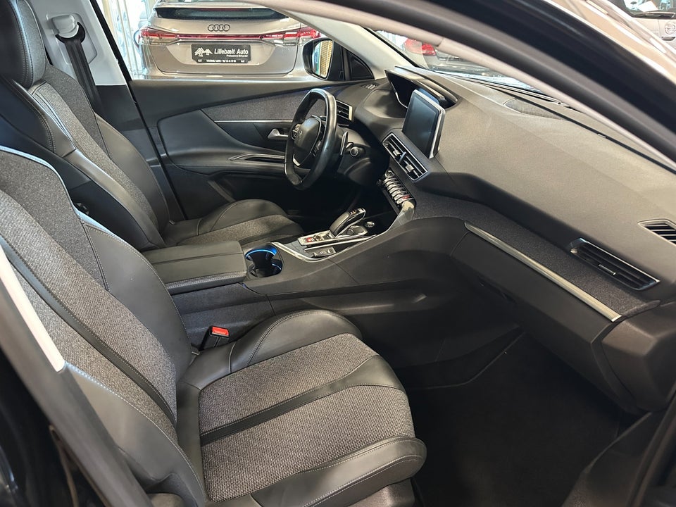 Peugeot 3008 1,6 Hybrid Allure Limited EAT8 5d