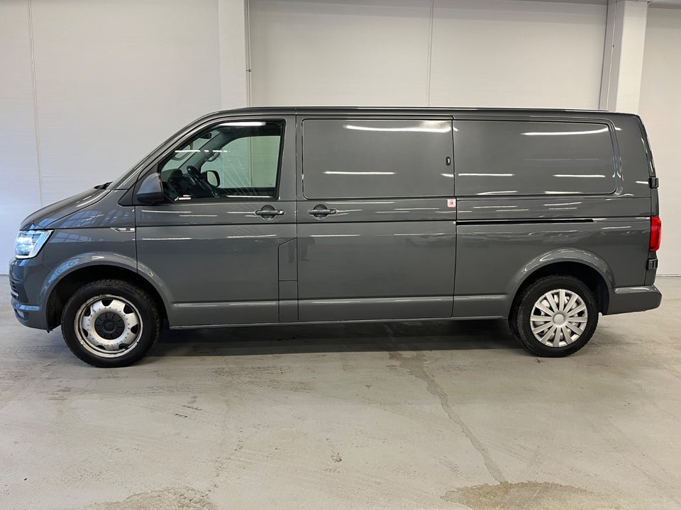 VW Transporter 2,0 TDi 204 Kassevogn DSG lang