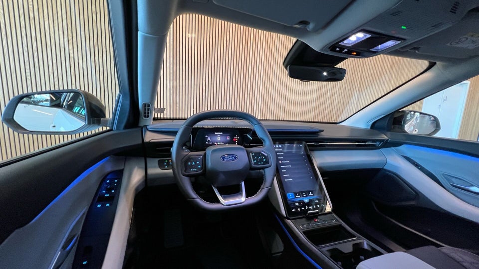 Ford Explorer 79 Premium Extended Range AWD 5d