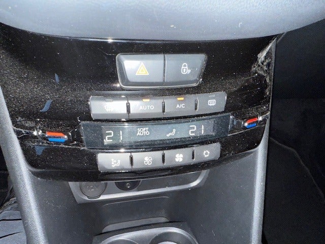 Peugeot 208 1,6 BlueHDi 100 Envy+ 5d