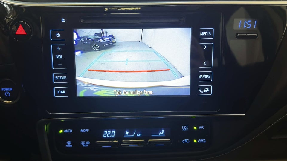 Toyota Auris 1,8 Hybrid H2 Style Skyview CVT 5d