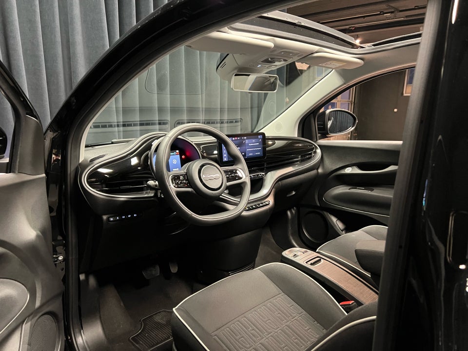 Fiat 500e 42 Icon Cabrio 2d